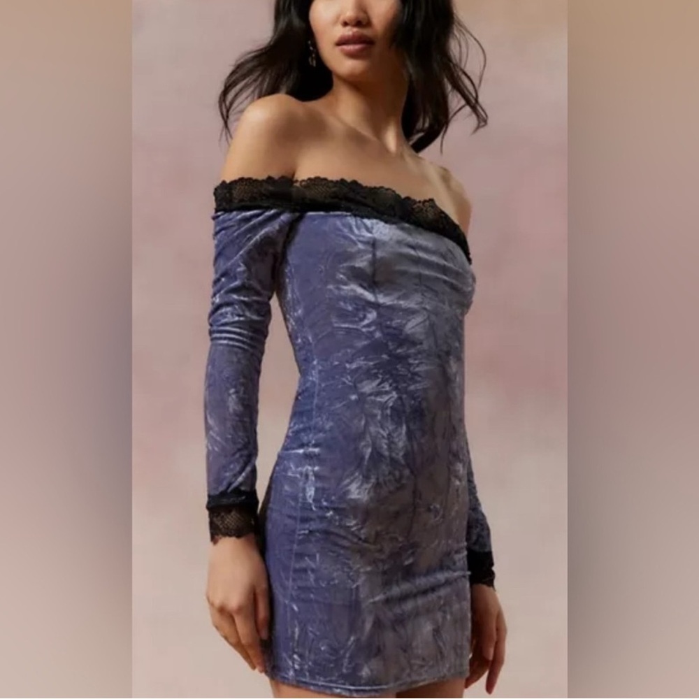 Urban Outfitters Kimchi Blue Blue Ryder Velvet Mini Dress Size S